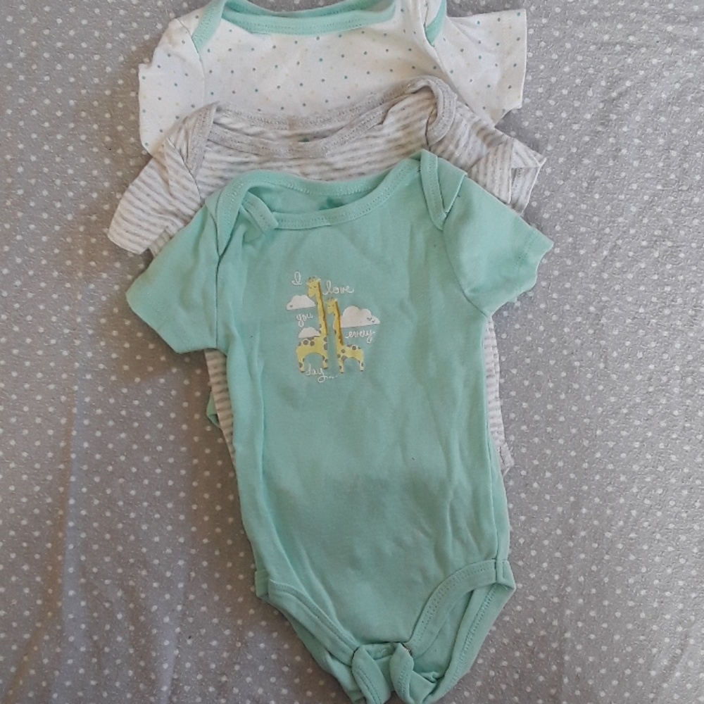 3pc Onesie Lot 🦒